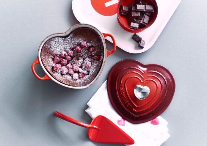 Chocolate cake with raspberries