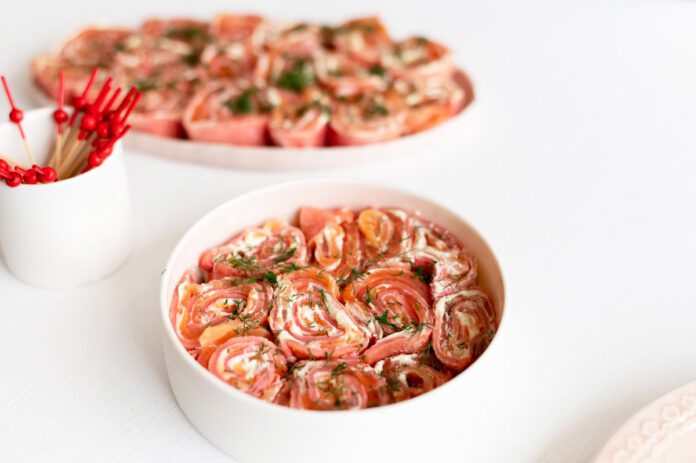 Beetroot pancake rolls