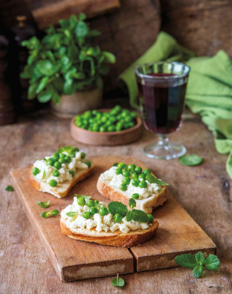 Bruschetta with minted peas