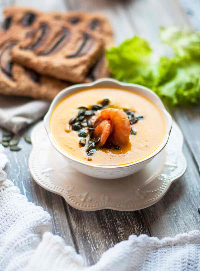 Kürbiscremesuppe mit Kurkuma und Flusskrebsen