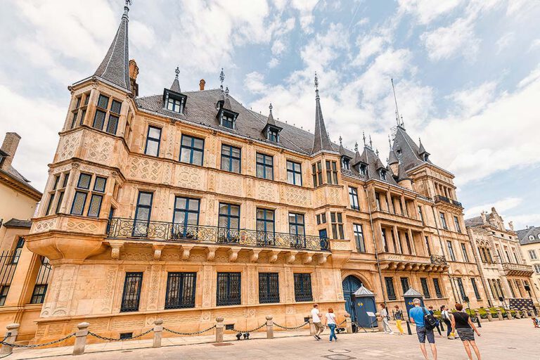 palais grand ducal