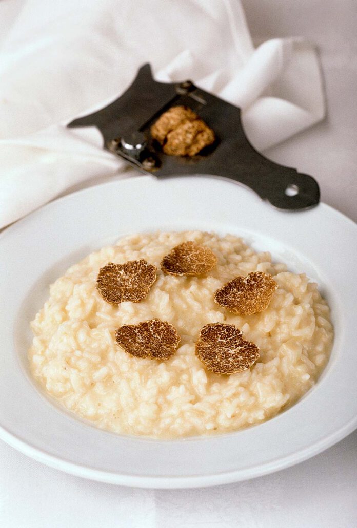 Risotto_ai_tartufi_risotto_with_truffles_Piedmont_Italy Risotto with truffles