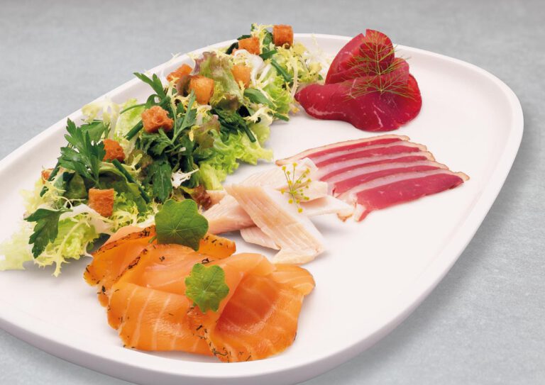 Salade aux spécialités fumées