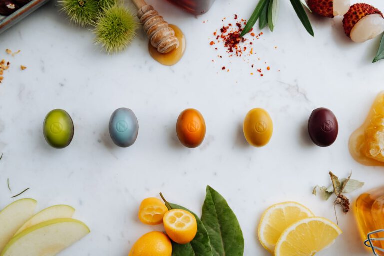 Neuhaus: Colourful limited Easter edition with honey