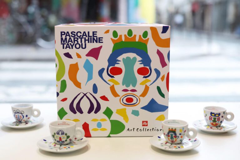 Illy : tasse blanche donnée à Pascale Marthine Tayou
