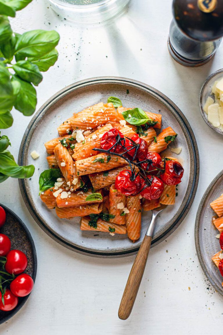 Red lentil pasta with homemade tomato sauce 