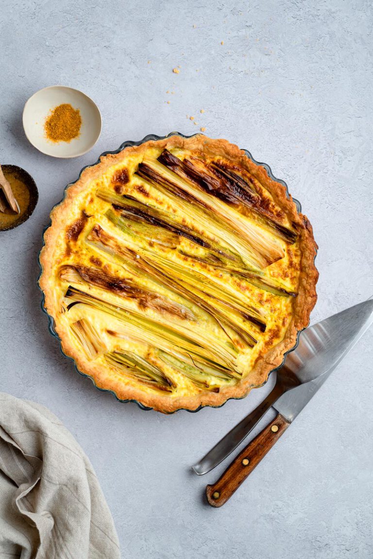 Leeks, honey & curry quiche 