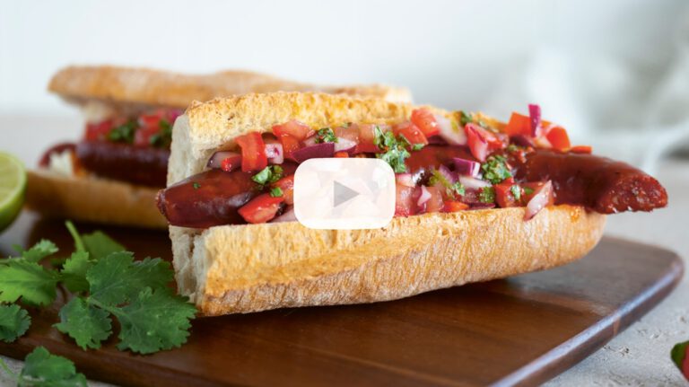 Choripán with sour cream