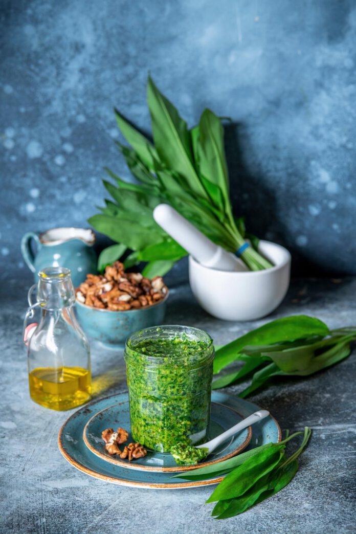 Wild garlic pesto with nuts