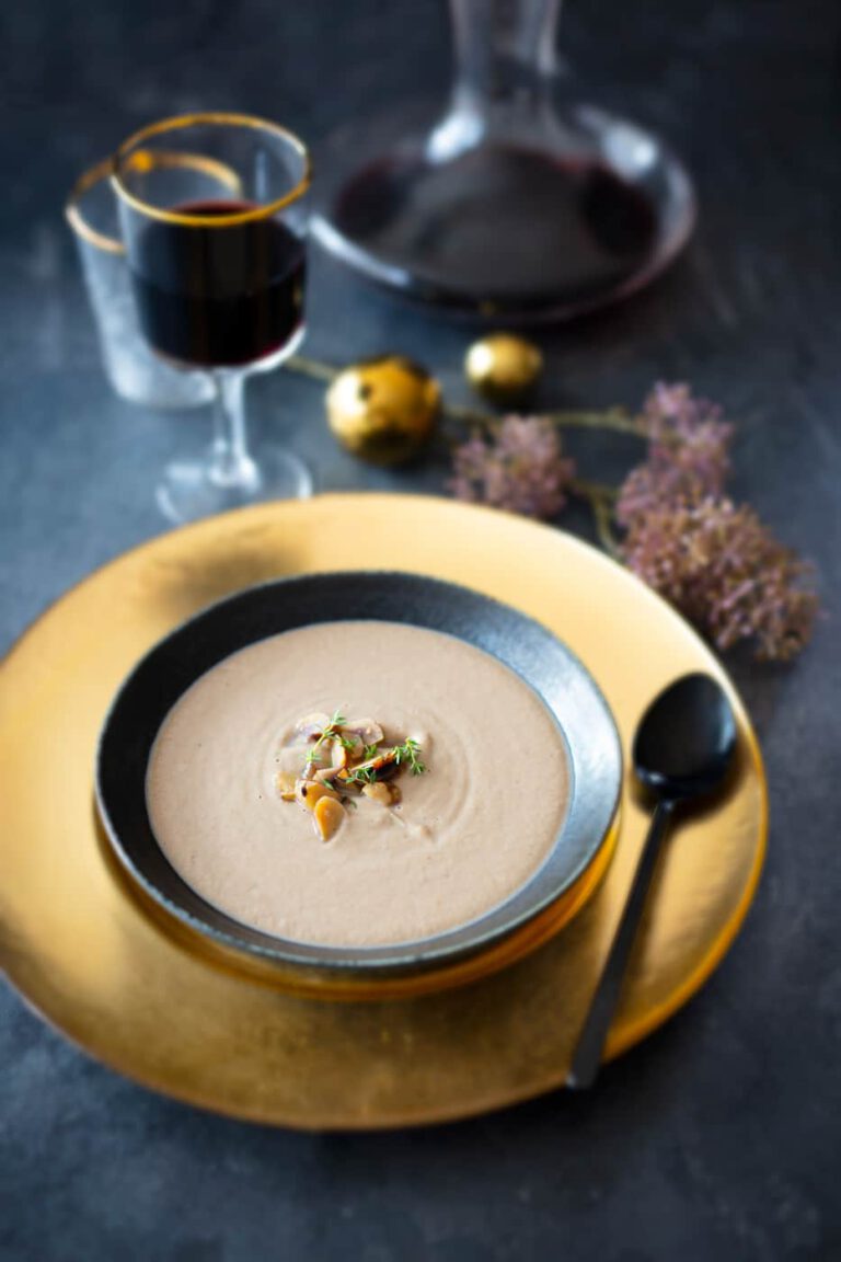 Creamy soup with chestnuts & mushrooms