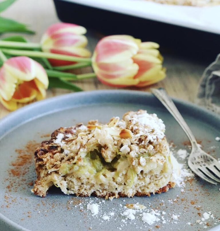 Half rhubarb crumble, half yoghurt cake!