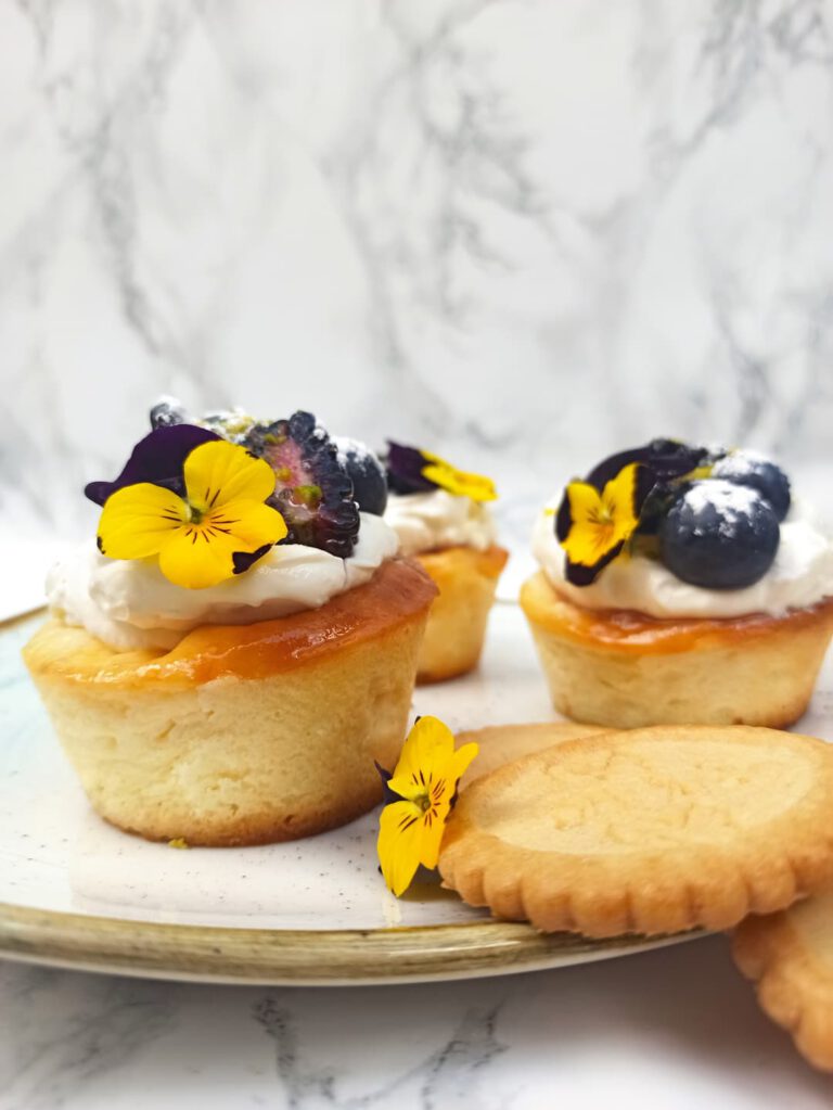 Cheesecake bites with lavender mascarpone & blackberries