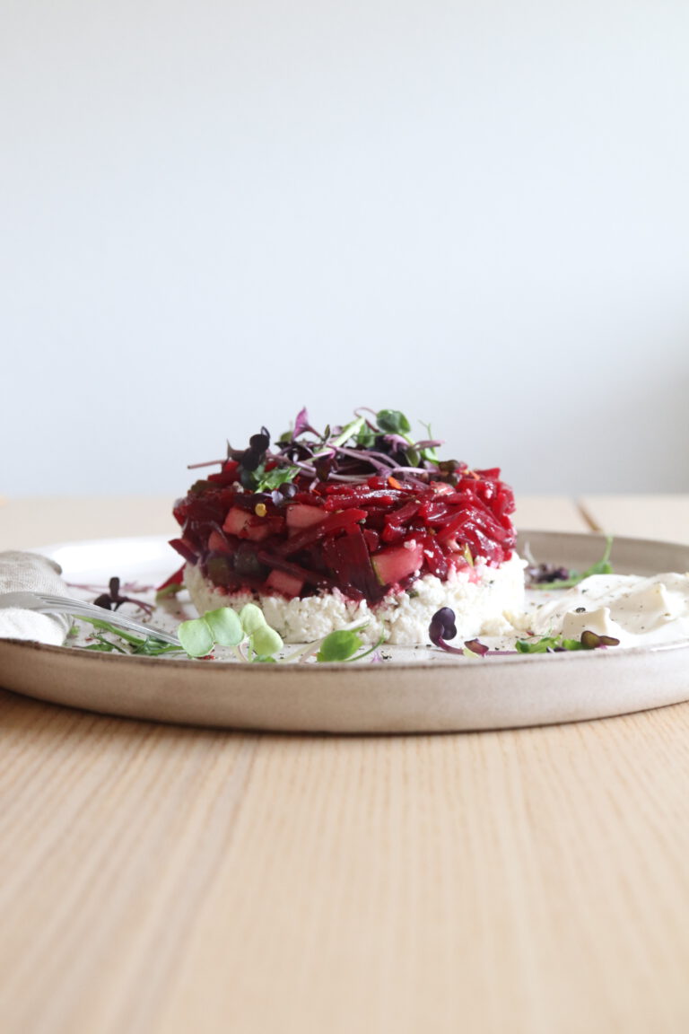 Rote-Bete-Tartar mit sauerem Apfel