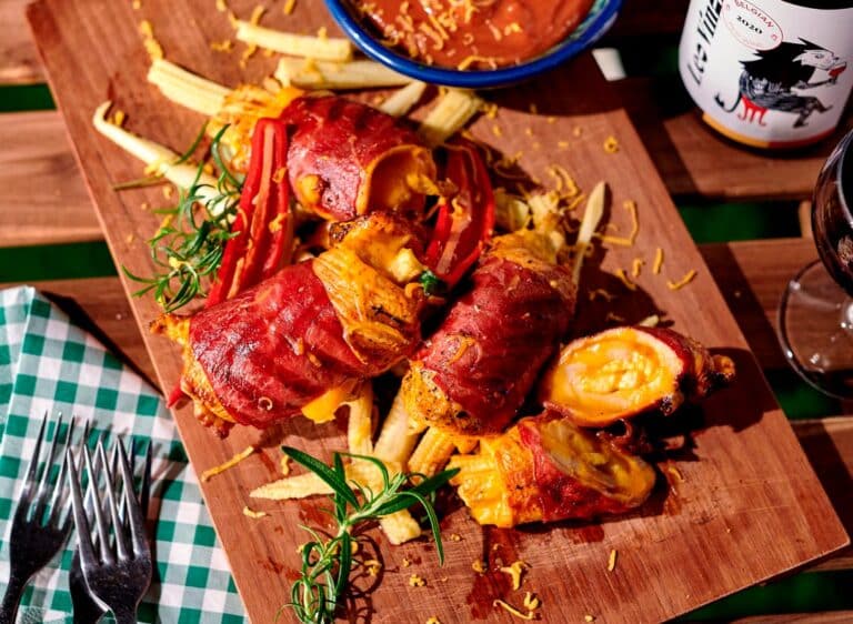 Hähnchenrouladen mit Cheddar, Pastrami und Minimais