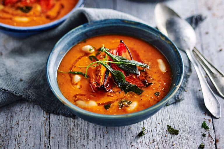 Roasted tomato & white bean soup