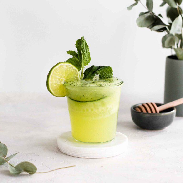 Gurken-Mocktail in a Jar