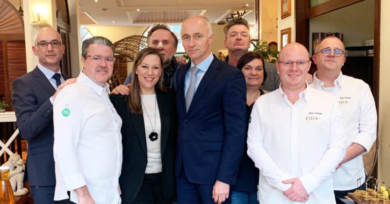 Première édition de FOOD-A-MEN-TABLE au Royal