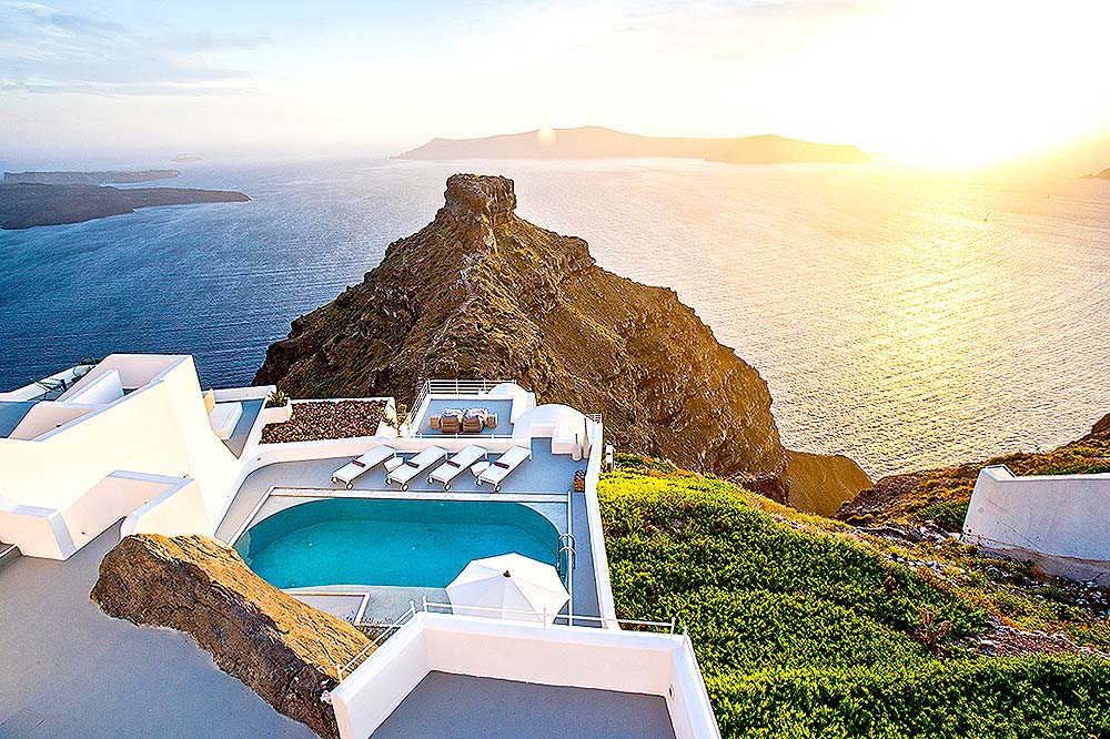 Grace-Hotel-Santorini-The-Villa-Overiew