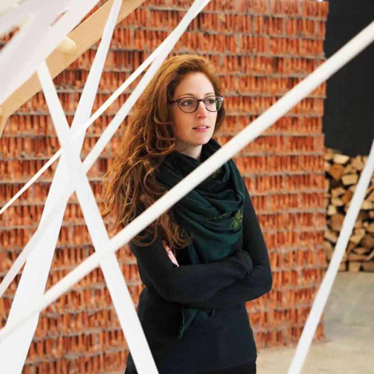 Julie Conrad, La Prolifique