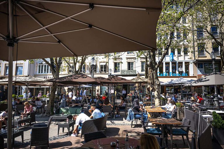 café de paris terrasse