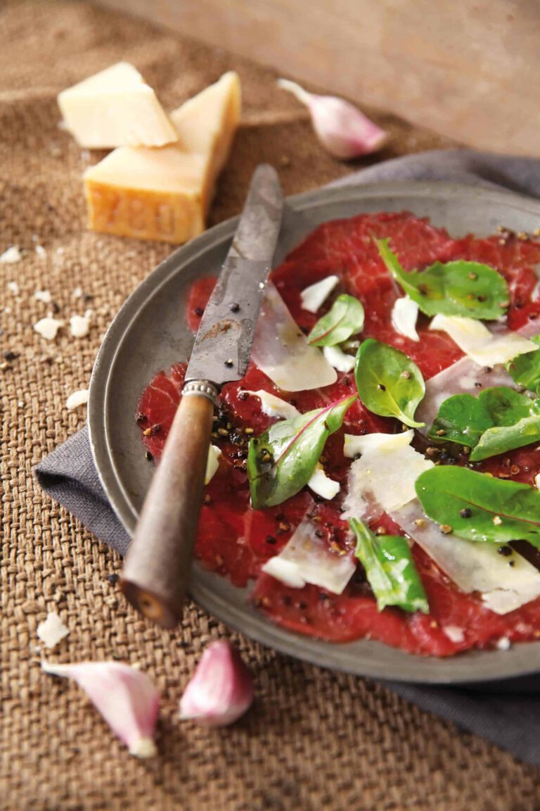 Rinder-Carpaccio mit Knoblauchaioli