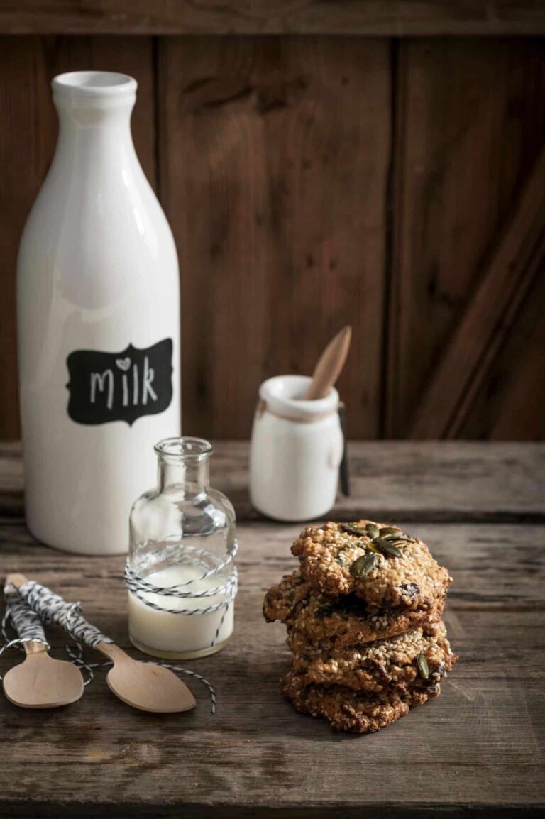 Oat and cranberry crunch cookies