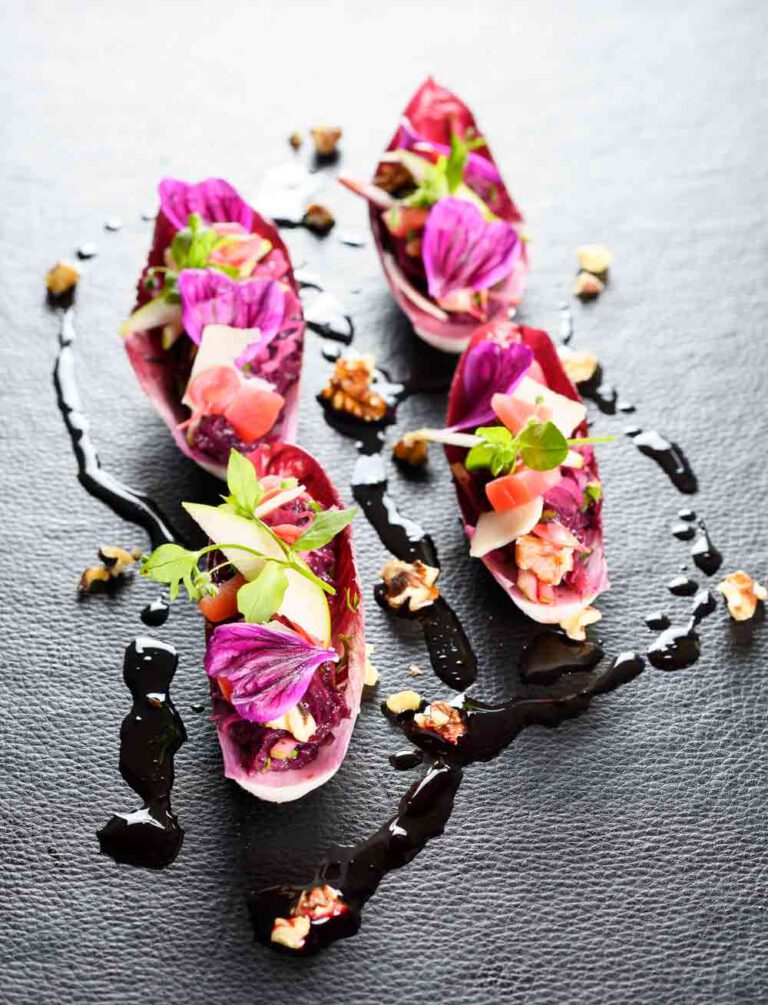 Rote Endivien an Dreierlei Kohl von Louise Burton