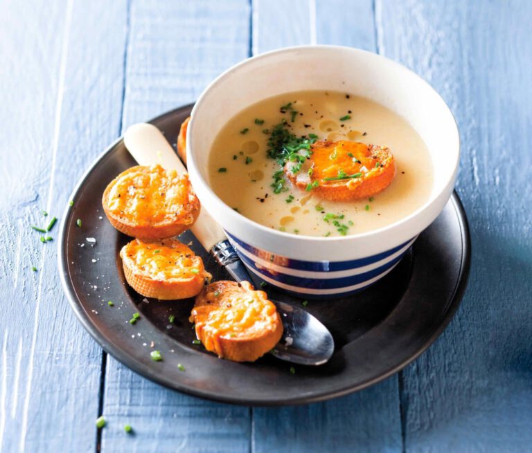 Cauliflower and mature cheddar soup with cheesy toasts