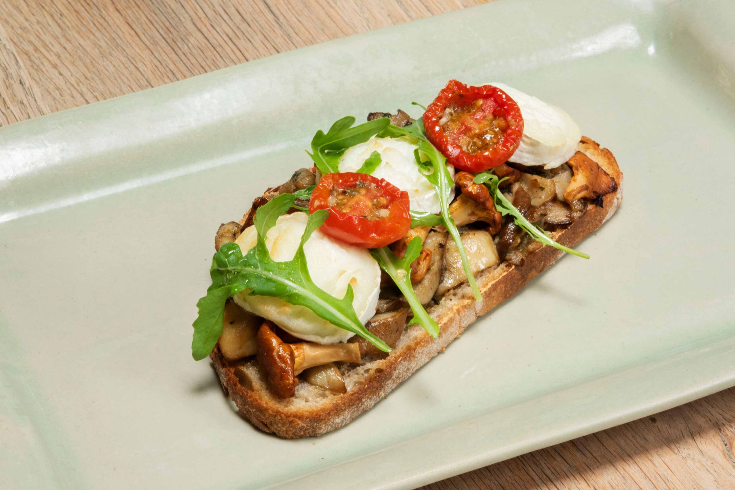 Toast mit Champignons und Ziegenkäse