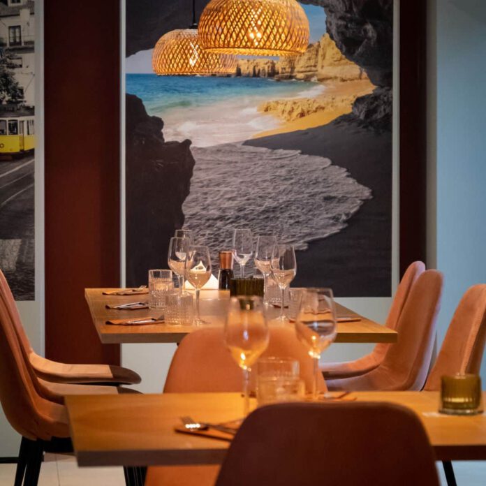 Alma Restaurant Inside