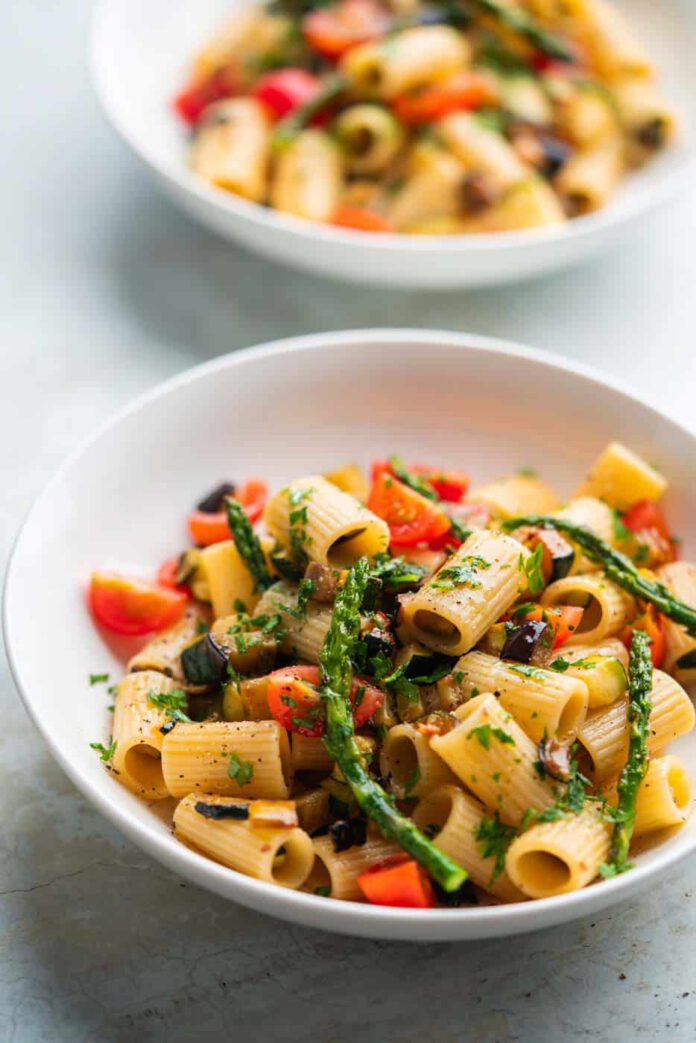 pasta salad with grille vegetables zucchini egg